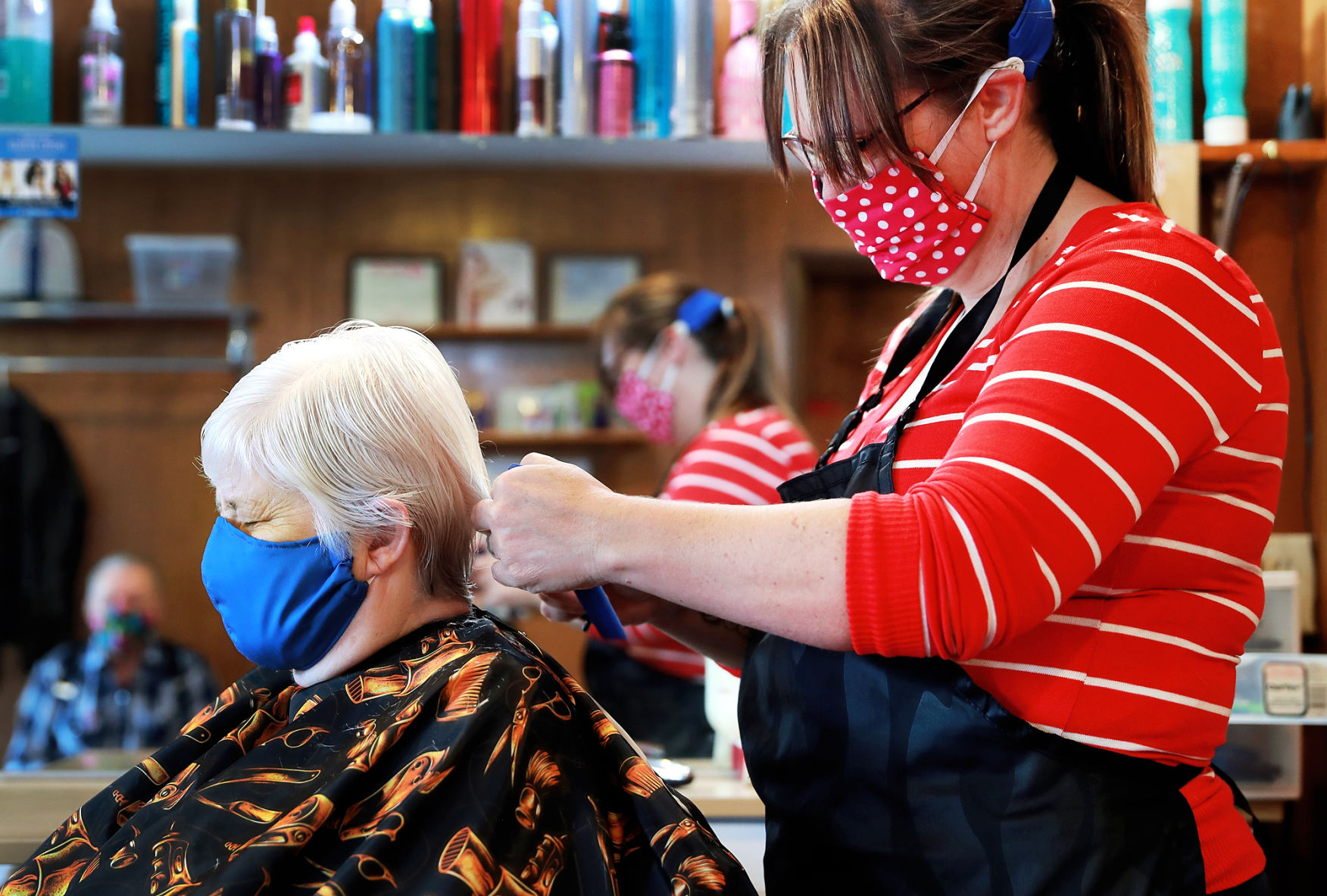 051020_RedCarpetySalon001_bjs.JPG